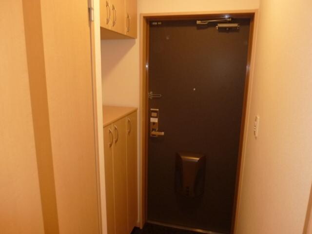 物件内観写真9　(玄関)