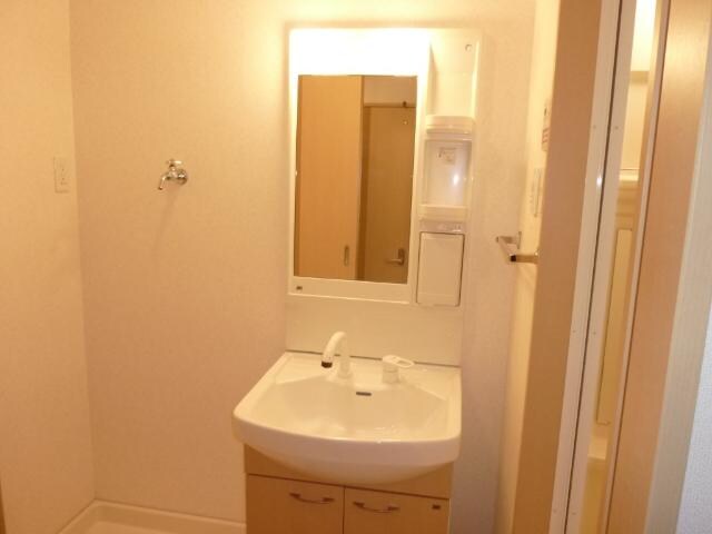 物件内観写真13　(洗髪洗面化粧台)