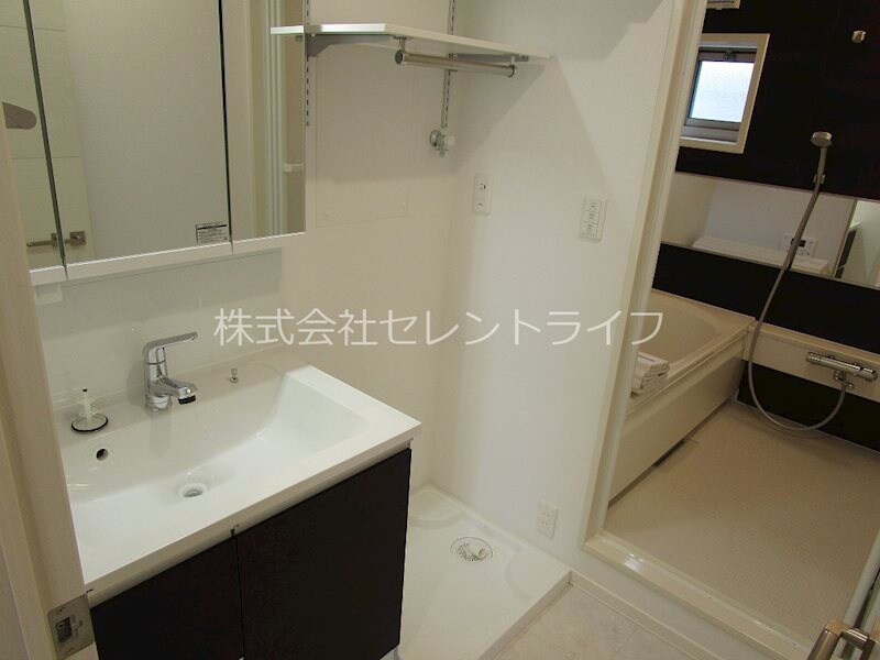 物件内観写真9　(洗面脱衣所)