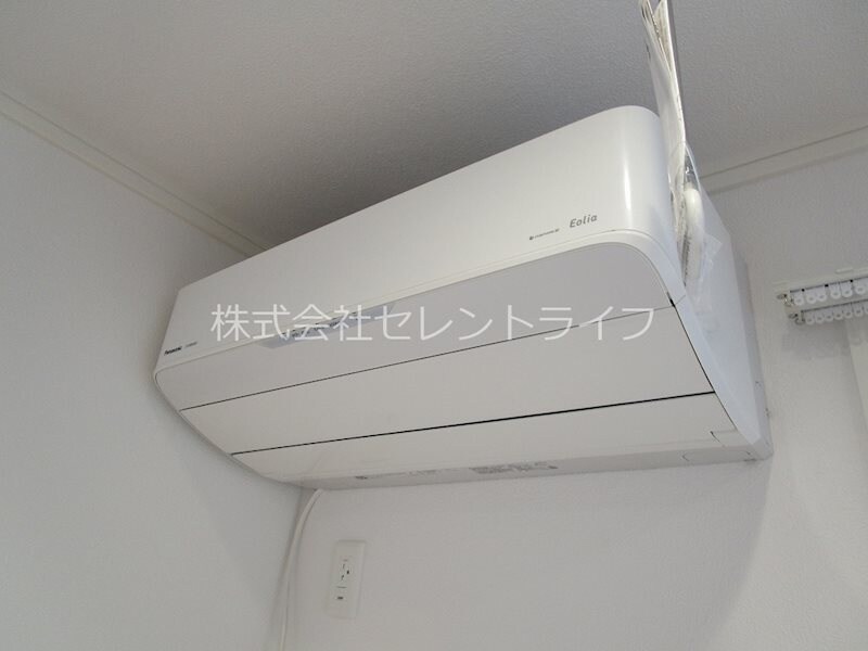物件内観写真11　(リビングエアコン)