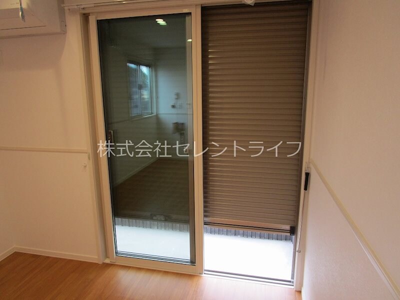 物件内観写真13　(シャッター雨戸)