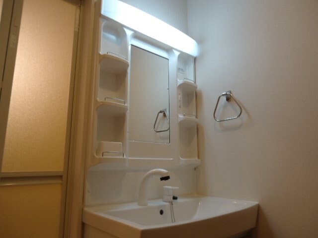 物件内観写真4　(洗髪洗面化粧台)