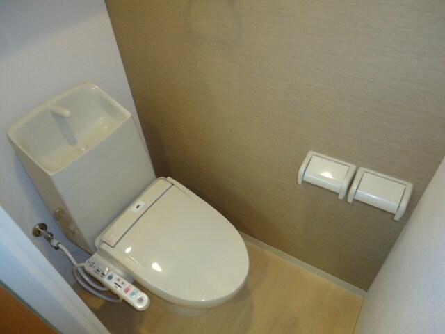 物件内観写真11　(シャワートイレ)