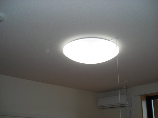 物件内観写真15　(照明付)