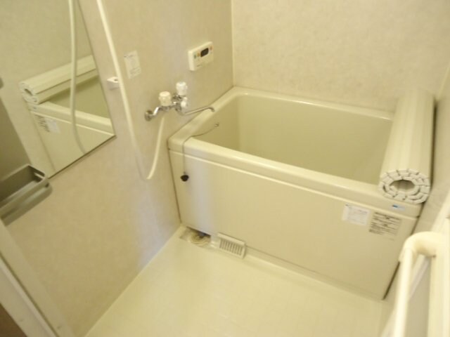 物件内観写真7　(ユニットバス)