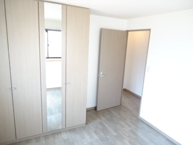 物件内観写真18　(洋間（北側）)