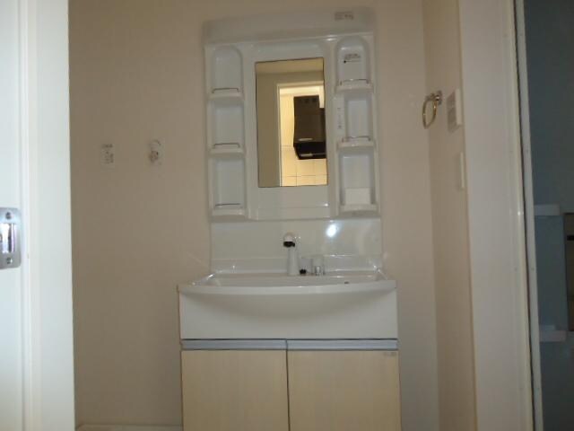 物件内観写真4　(洗髪洗面化粧台)