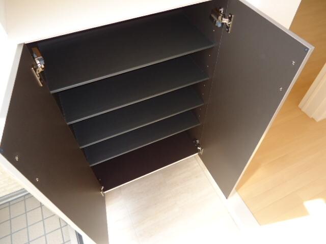 物件内観写真17　(下駄箱)