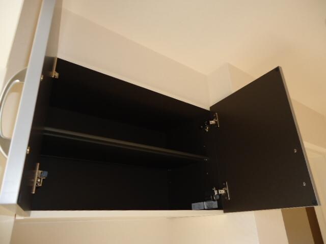 物件内観写真18　(下駄箱（上段）)