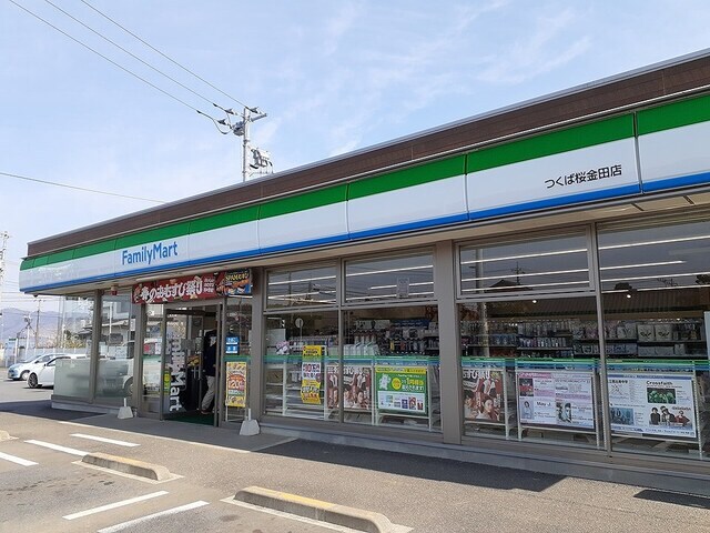 物件内観写真21　(ファミリーマート桜金田店まで900m)