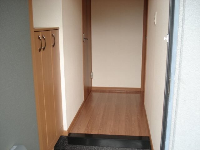 物件内観写真9　(玄関)