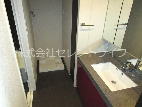 物件内観写真12　(洗面スペース)