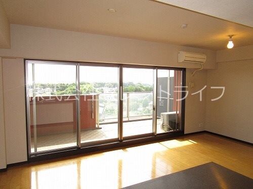 物件内観写真15　(リビング)