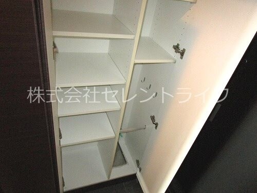 物件内観写真21　(シューズボックス内部（1）)