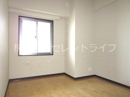 物件内観写真23　(南東側洋室)