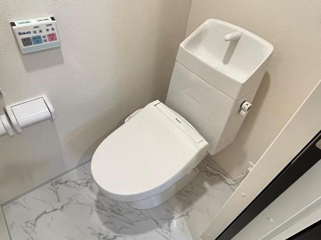 物件内観写真4　(シャワー付トイレ（イメージ）)