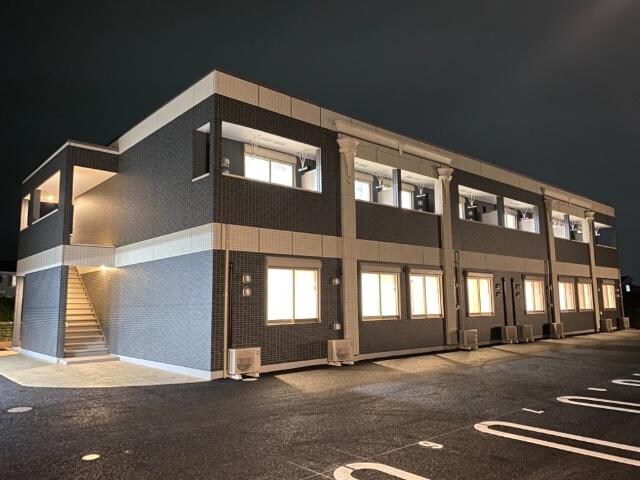 物件外観写真2　(外観写真（夜）)