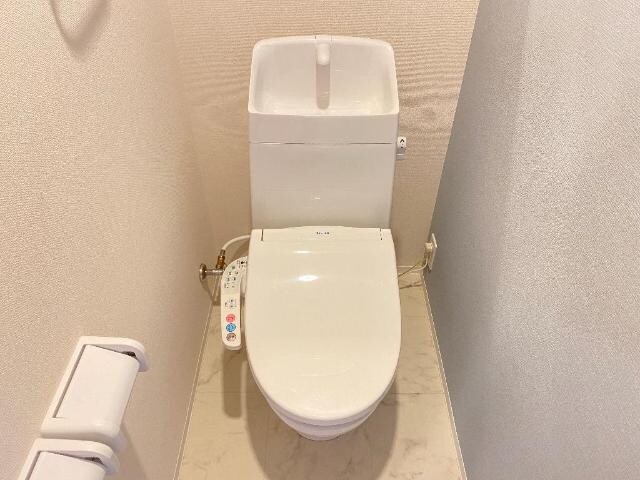 物件内観写真4　(トイレ)