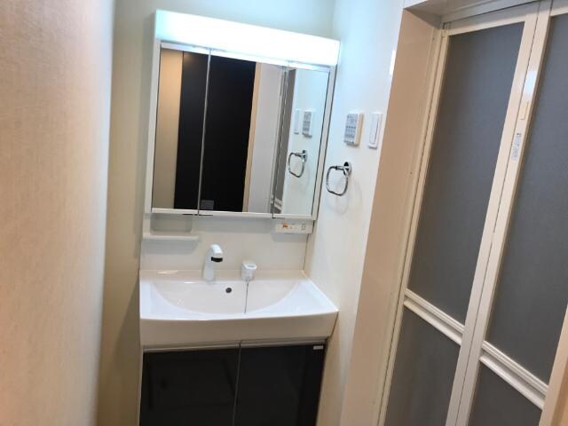 物件内観写真11　(洗髪洗面化粧台（イメージ）)