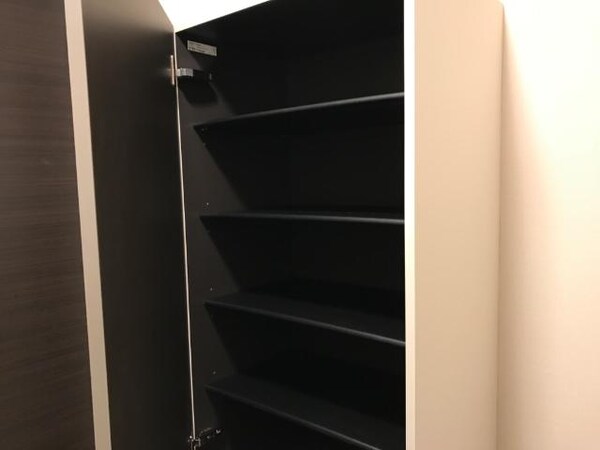 玄関(下駄箱（イメージ）)