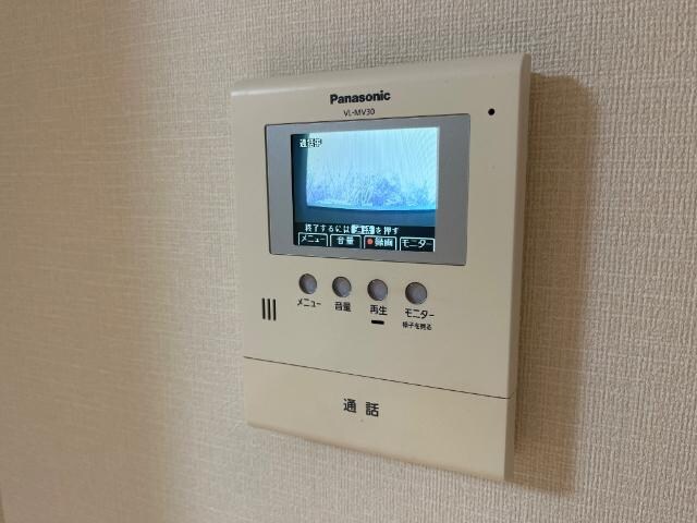 物件内観写真4　(カメラ付インターホン)