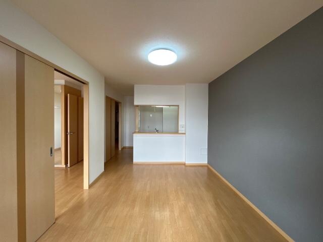 物件内観写真6　(リビング)