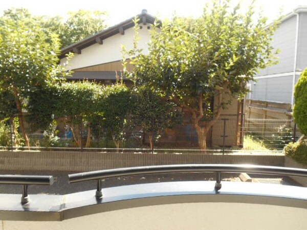 ベランダ(※203号室の写真になります)