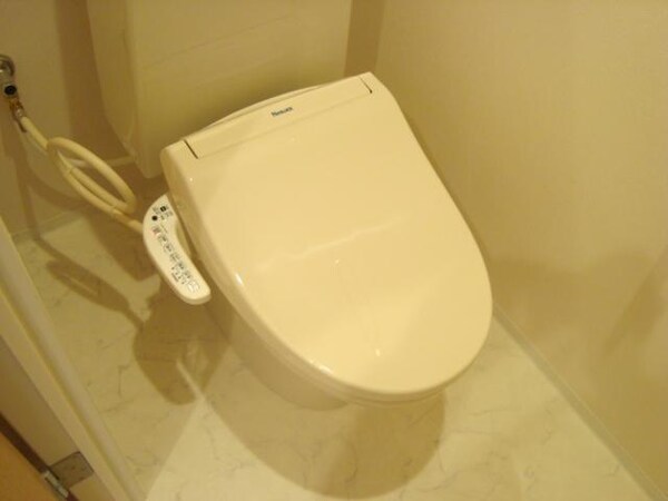 トイレ(シャワー付トイレ)