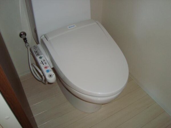 トイレ(シャワー付トイレ)