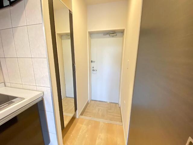 物件内観写真9　(玄関)