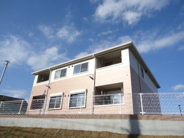 物件外観写真1　(外観写真（昼）)