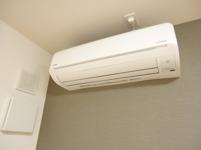 物件内観写真14　(リビングエアコン)