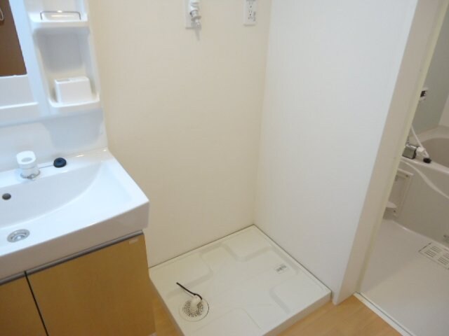 物件内観写真18　(洗濯機置場)