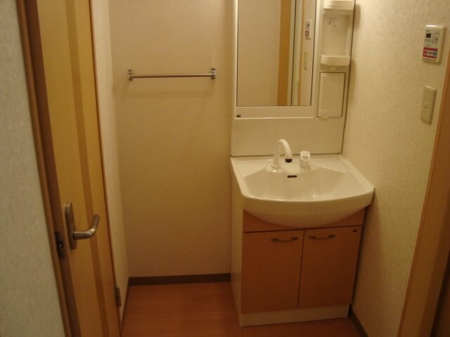 物件内観写真10　(洗面台)