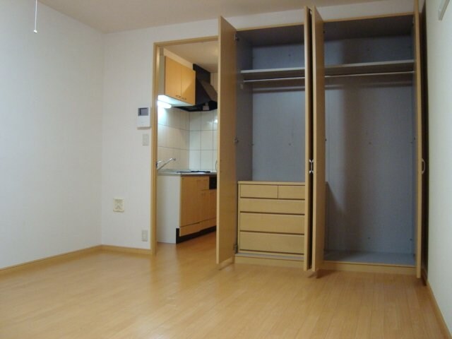 物件内観写真16　(洋室)