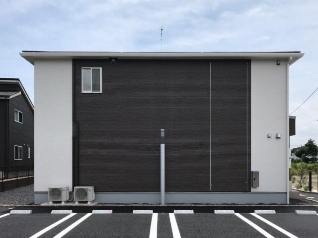 物件外観写真2　(外観写真（昼）)