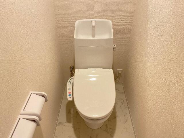 物件内観写真4　(トイレ)