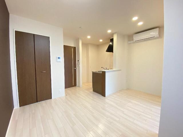 物件内観写真6　(リビング)