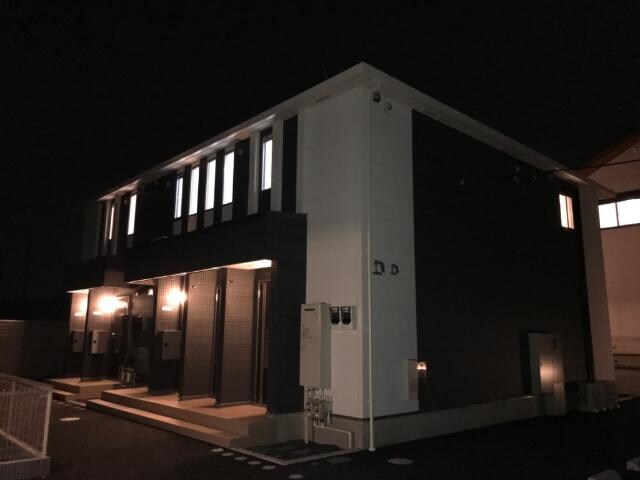 物件外観写真3　(外観写真（夜）)