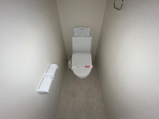 物件内観写真14　(シャワー付トイレ)