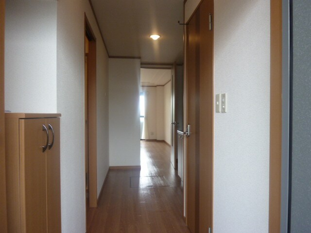 物件内観写真9　(玄関)