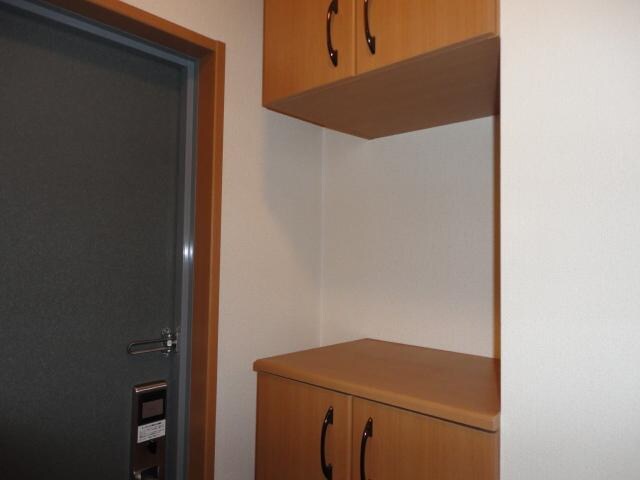 物件内観写真19　(玄関)