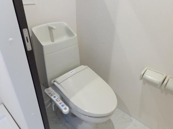 トイレ(シャワー付トイレ)