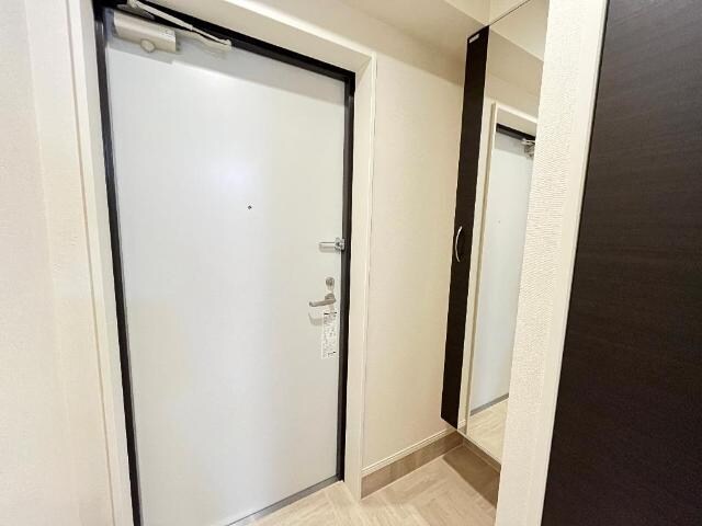 物件内観写真9　(玄関)