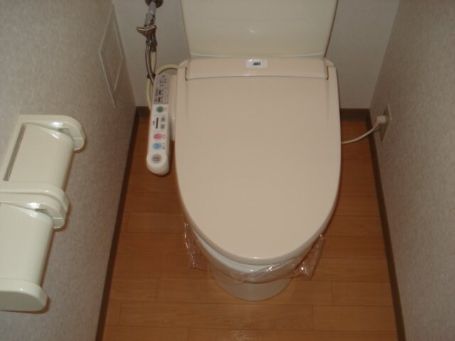 物件内観写真24　(シャワー付トイレ)