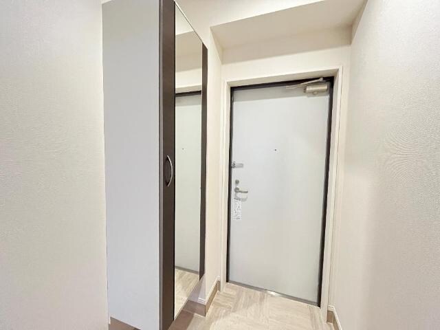 物件内観写真9　(玄関)