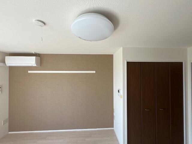 物件内観写真17　(室内照明)