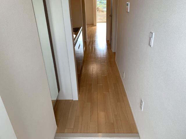 物件内観写真23　(廊下)