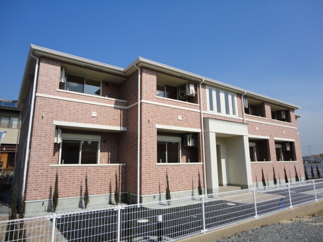 物件外観写真1　(外観写真（昼）)