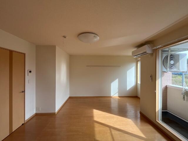 物件内観写真14　(洋室)